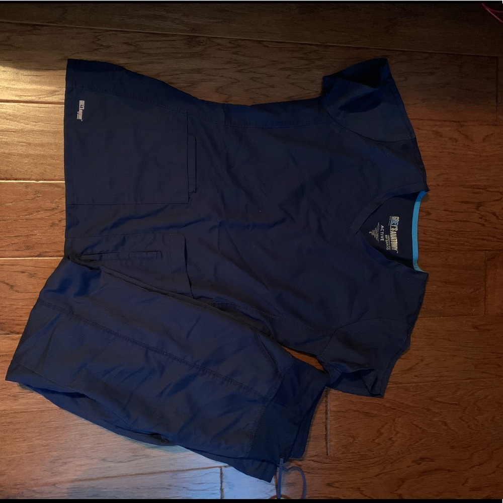 Greys Anatomy active scrub set